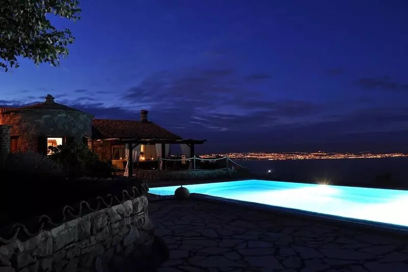 Villa Tramontana - Stone villa with pool & sea view a few minutes from the