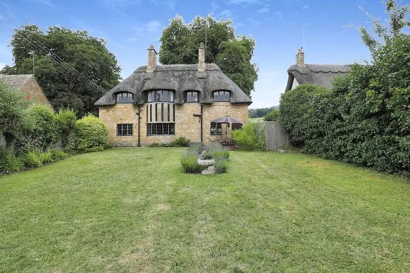 Rare opportunity to stay in an iconic Thatched Cottage in unmissable Broadway