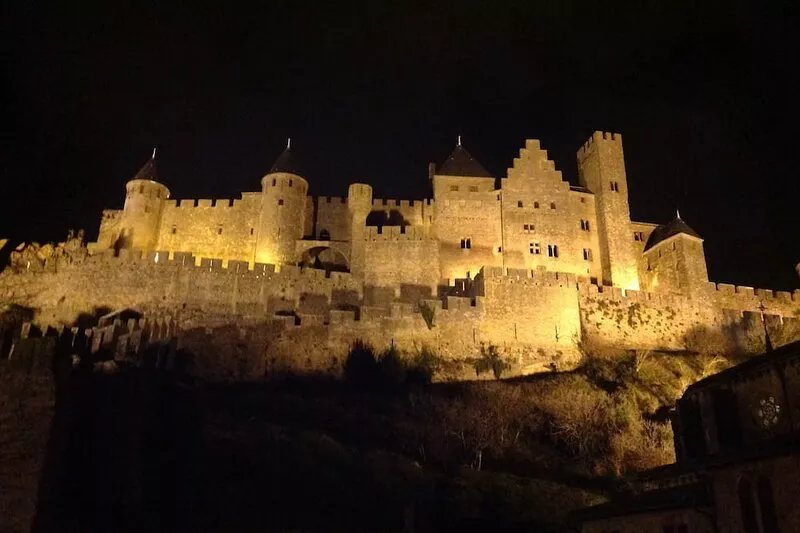 Stunning views of Carcassonne castle ramparts from 1st floor apartment (Cezanne)