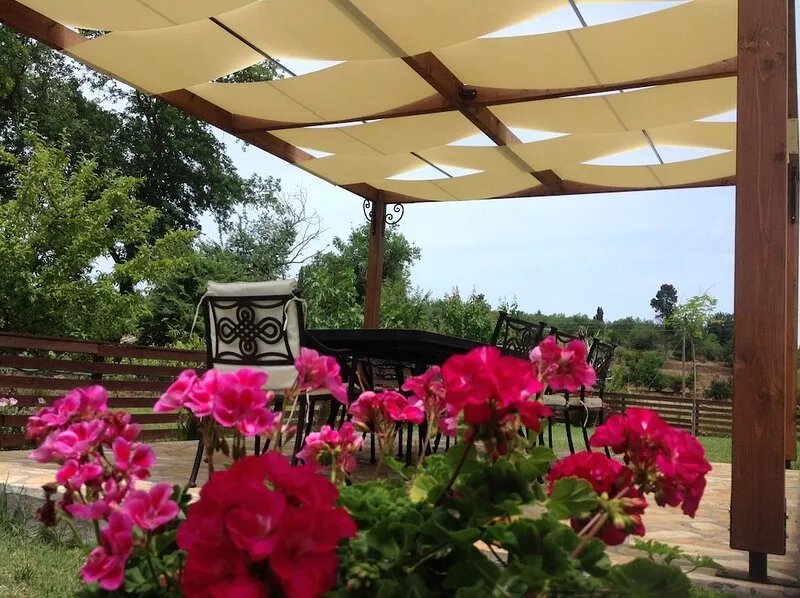 Beautiful Spacious Villa, Heated Private Pool Near to great beaches & Corfu Town