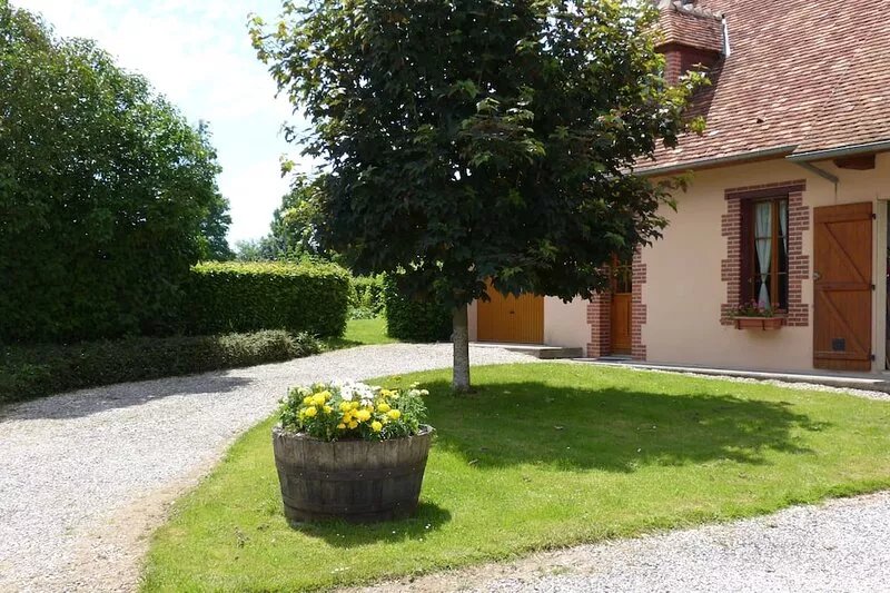 COUNTRY GITE CHARACTER HOUSE WITH HEATED OUTDOOR POOL