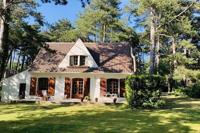 Maison Familiale Avec Jardin de 1800m2 à 15 min à Pied de la Plage