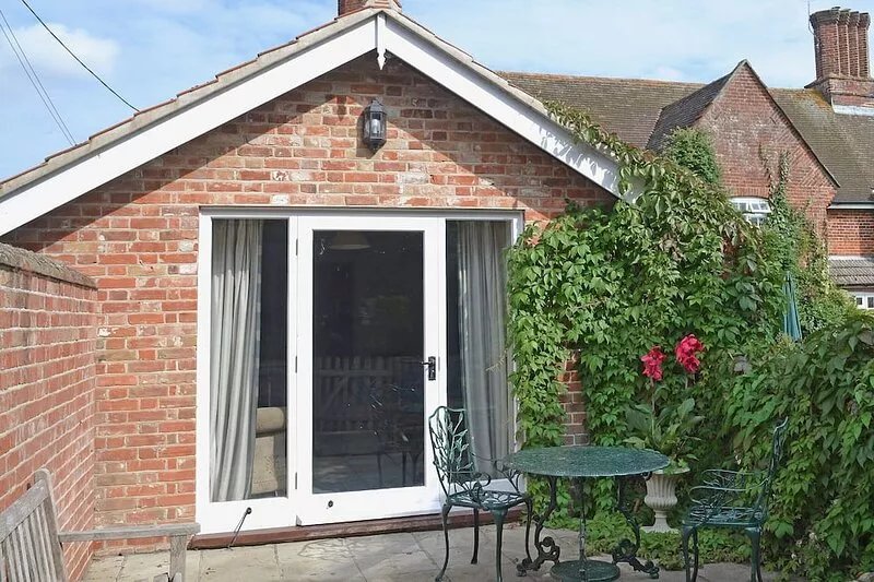 Located in an ideal base to explore the delights of Norfolk and Suffolk.