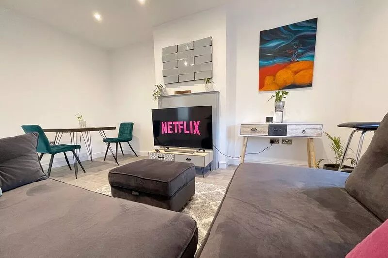 Spacious and bright one bedroom apartment