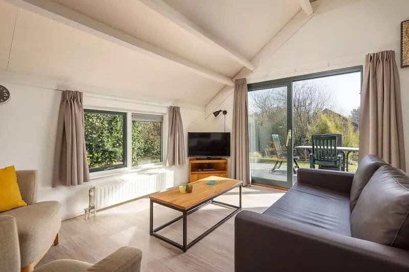 Cozy bungalow with two bathrooms, 3 km from Putten