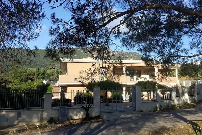 Villa Luigi: Alloggio Indipendente in Villa con Parcheggio