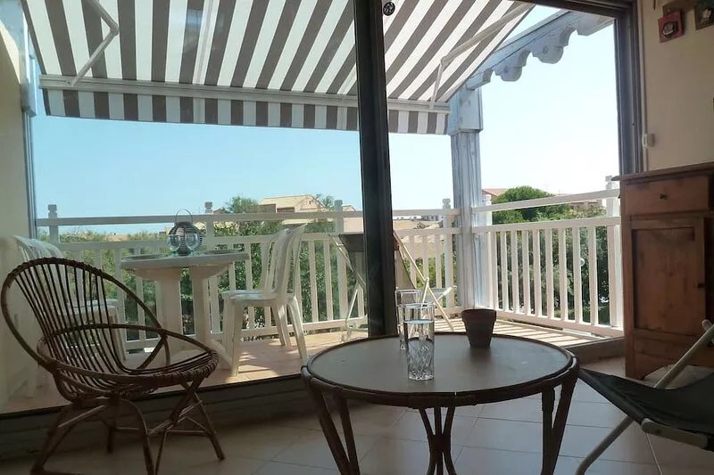 F2-1 nice bedroom + mezzanine - 4 pers- swimming pool -300 m from the sea