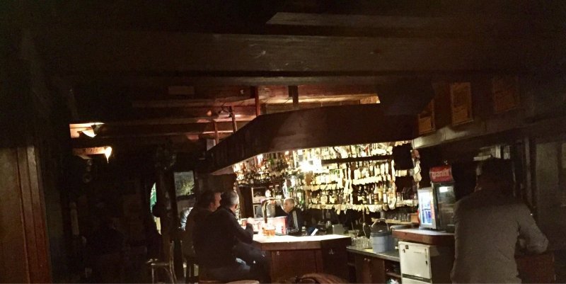 Nocni bar Dira