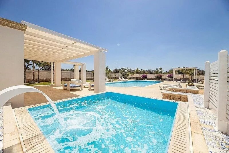Villa Claretta: A bright and sunny two-story villa in a quiet position, in the