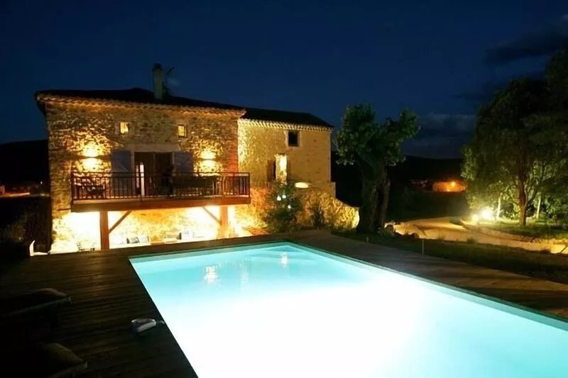 CHARMING STONE HOUSE WITH POOL, CLOSE TO THE CENTER OF VALLON PONT D'ARC