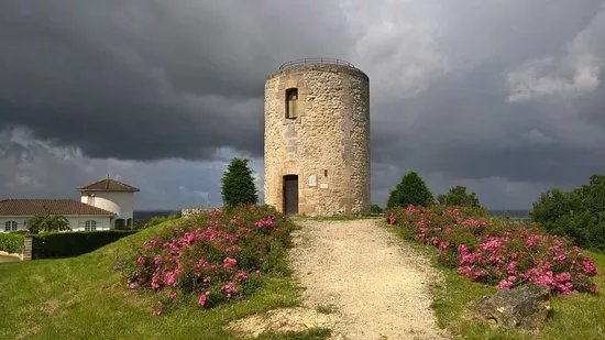 Le 45eme Parallele Nord et Le coteau de Montalon.