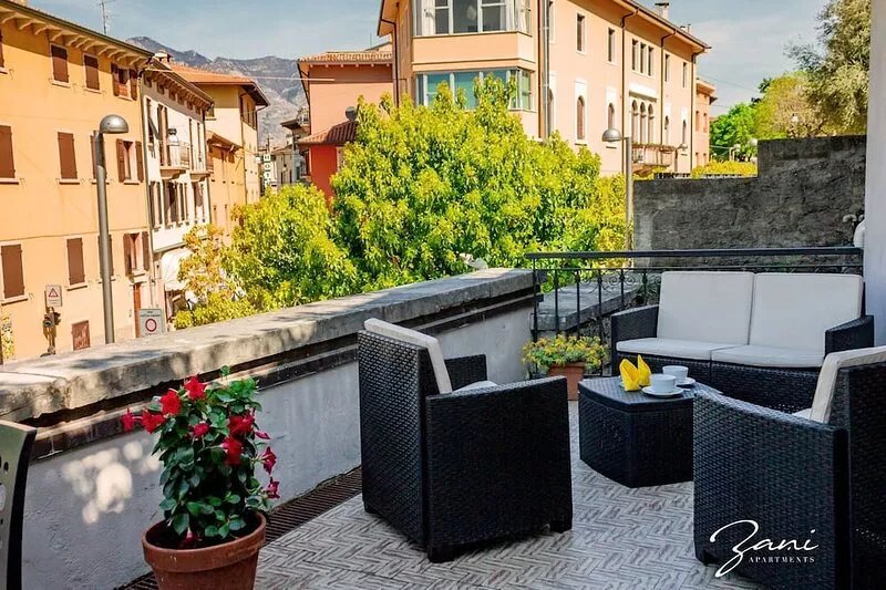 Apartment in the center of Malcesine, with terrace and lake view