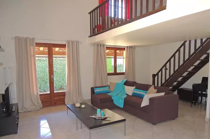 Very quiet villa between sea and forest