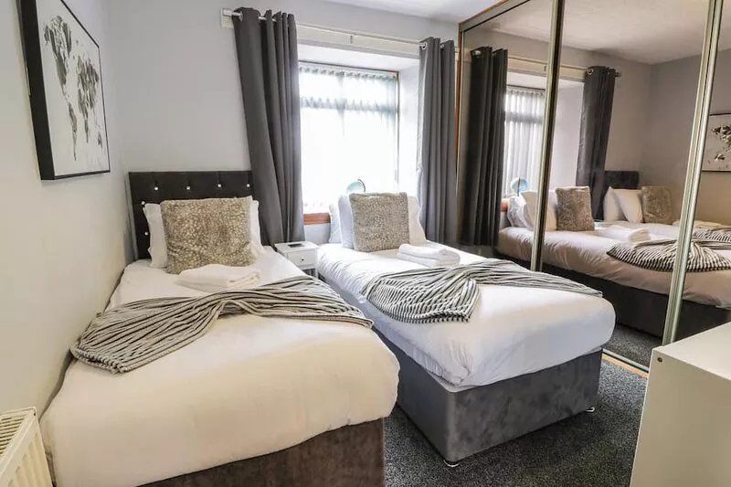 LARGIEHOLM, pet friendly, character holiday cottage in Mauchline