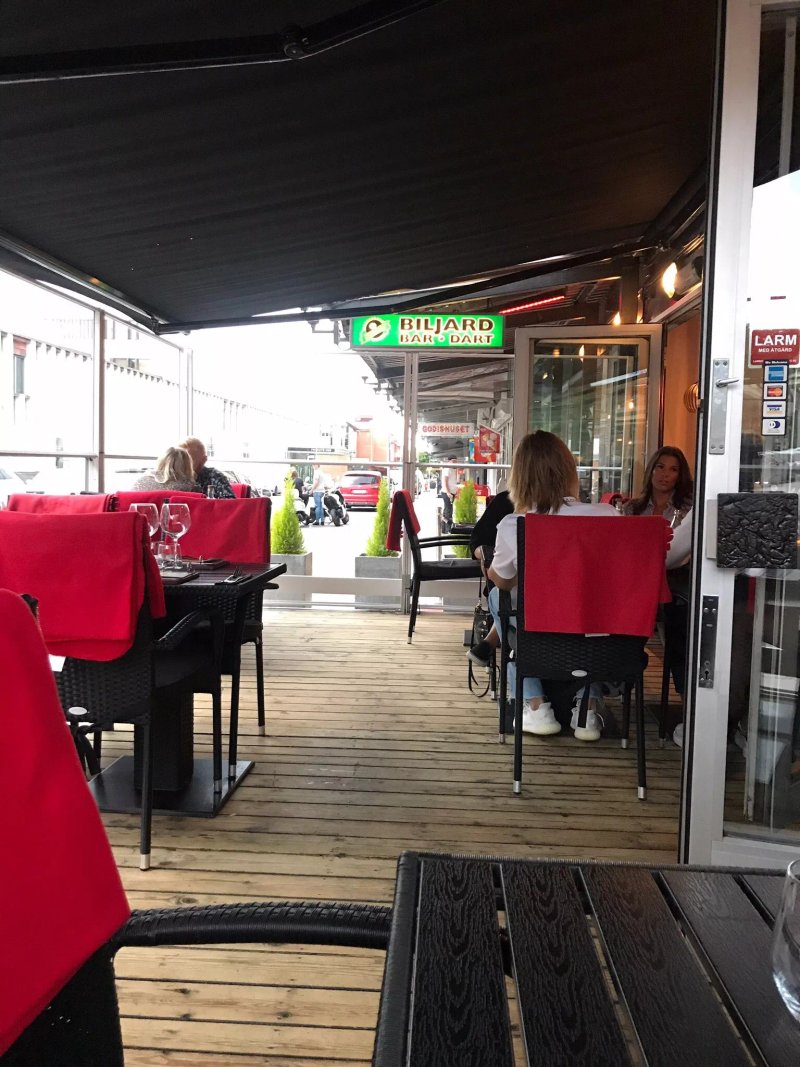 Charlys Bar & Steakhouse