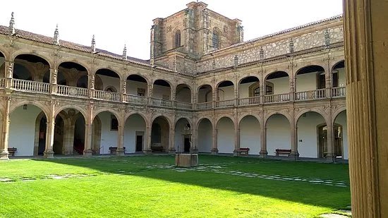 Colegio Mayor Arzobispo Fonseca (Archbishop Fonseca College)