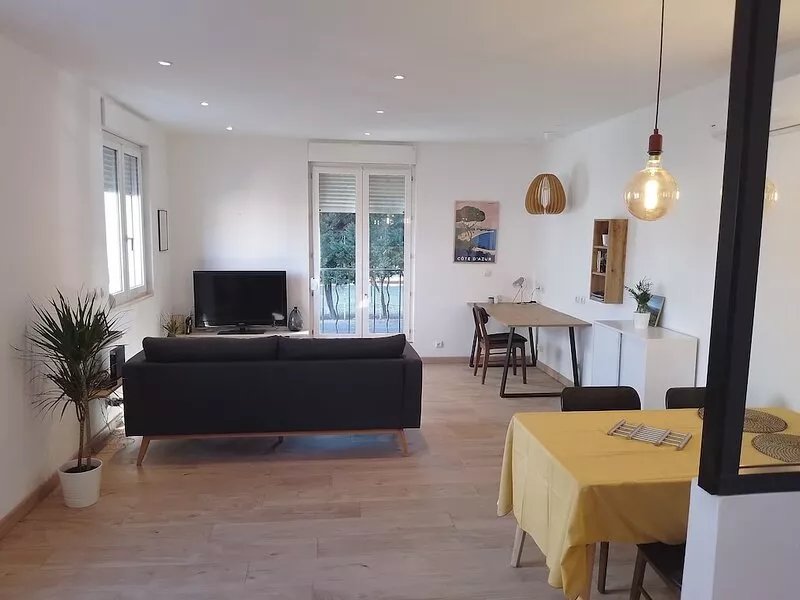 Superb renovated apartment 300m from the historic center