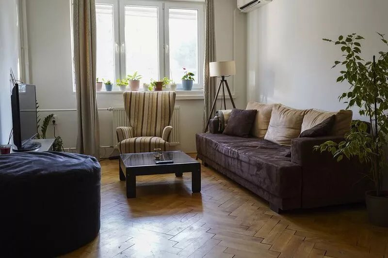 Cozy apartment, located in a quiet street but still close to center.