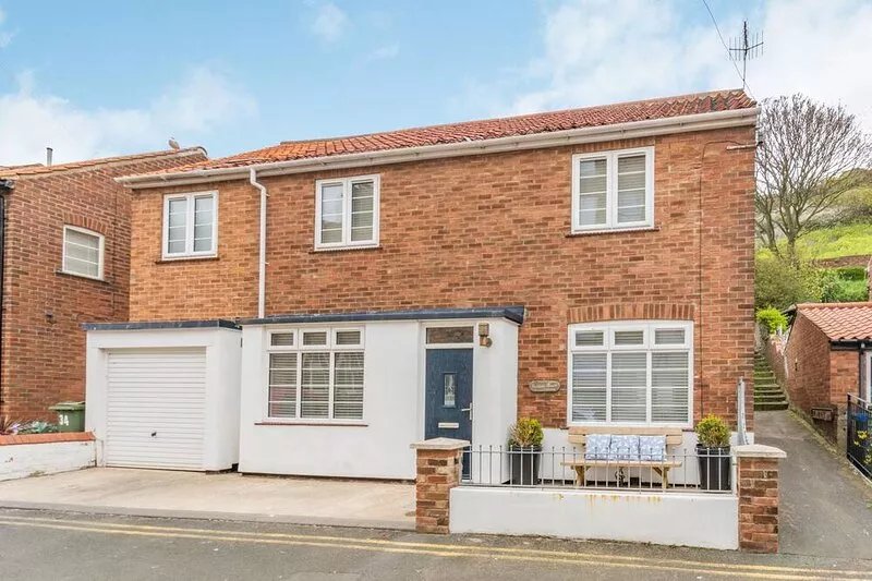 QUAYSIDE HOUSE, family friendly, with a garden in Scarborough