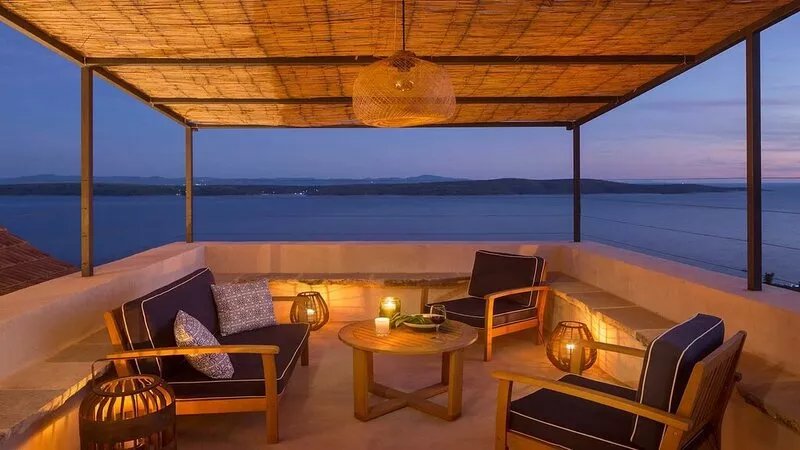 Villa Lapis - 19th century heritage house on Hvar with exceptional views