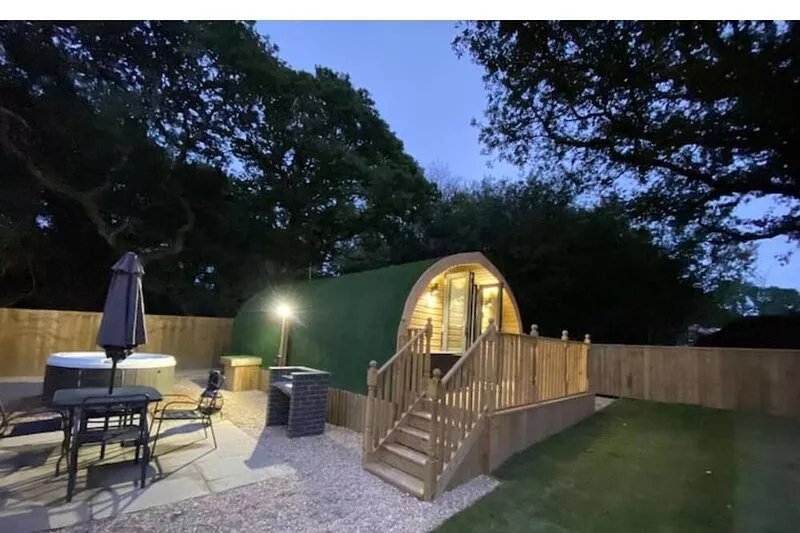 Cwtch Luxury Glamping Pod