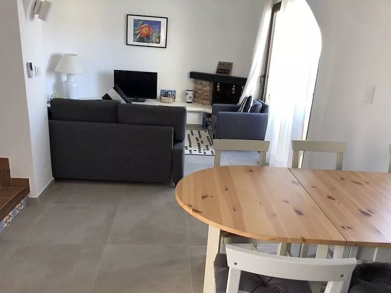 Fabulous El Rancho villa, great views, direct pool access, 3 sun terraces