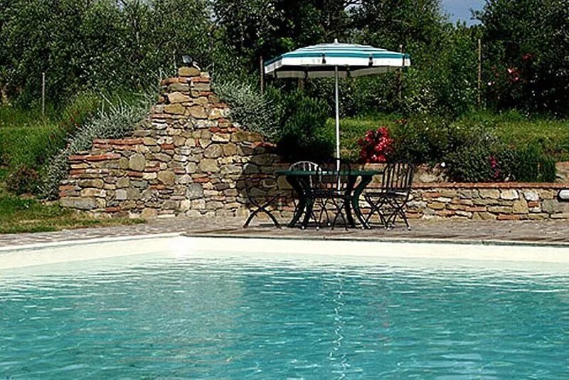 Villa Vinacciolo: A pleasant and spacious two-story villa surrounded by the