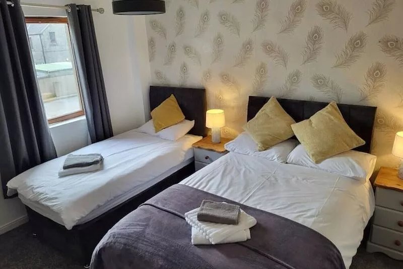 Lovely modern 2 bedrom unit close to city center