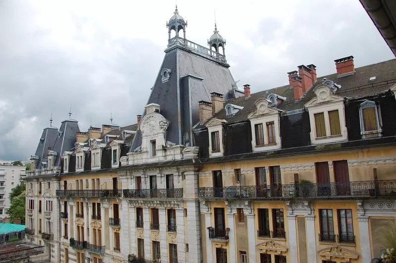 F1 of 42 m2 completely renovated in an old Palace for spa treatment or holidays