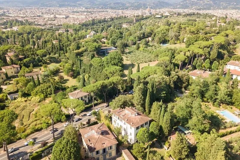 Villa Lia - Apartment in Villa with private garden and Pool