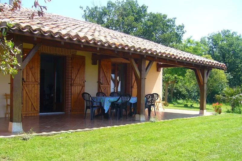 Fully restored cottage, overlooking the Gers countryside and the Pyrenees
