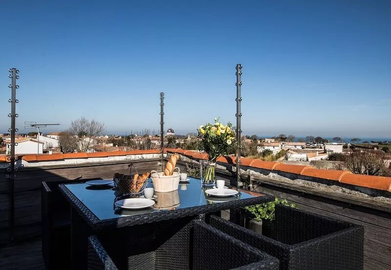 Flat 3* with terrace overlooking St Martin de Ré