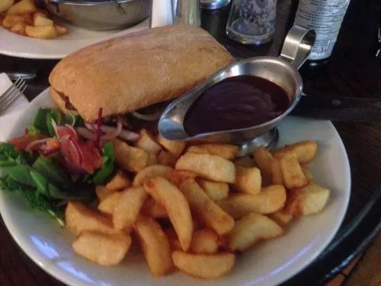 Queen's Cafe Bar