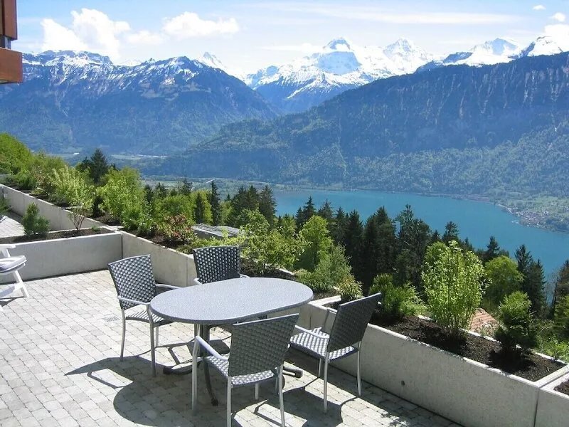 Very comfortable flat with a magnificient view to the lake and the mountains