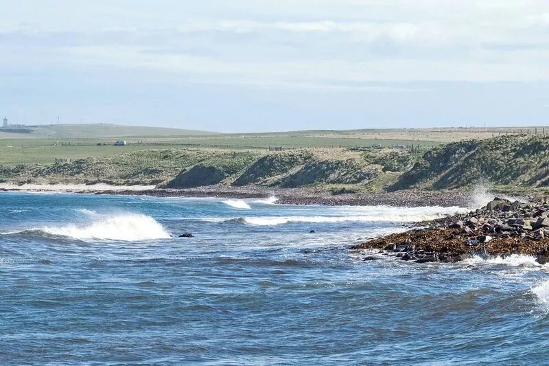 Situated 800 yards to a sandy beach with many attractions and amenities within