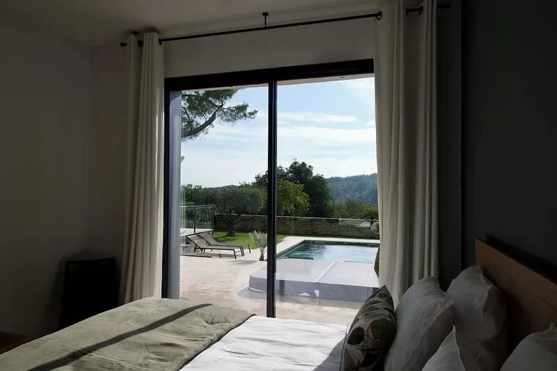 Villa Perrine: Pool, Spa, Panoramic View, right in the center of Uzès