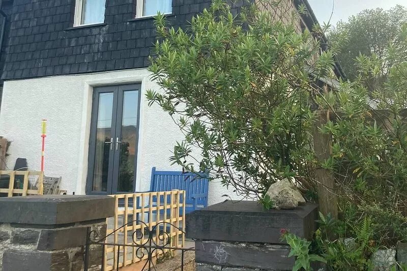 Cosy, Modernised and Peaceful Welsh Cottage on the Edge of Eryri National Park
