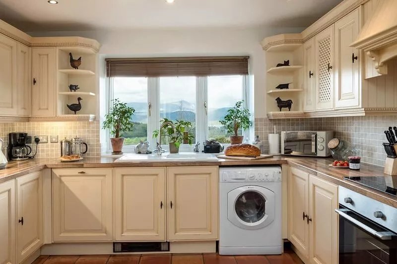 Exceptional holiday home with fantastic views over the Cardigan Bay coastline