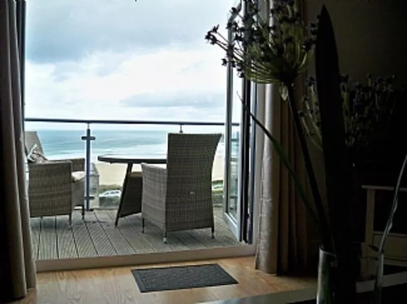 Magnificent Sea views, Central, 2 double bedrooms, 2 bathroom. Pets welcome.
