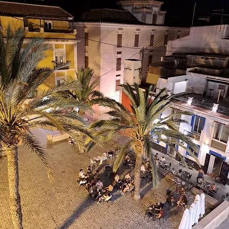 Plaza De Quijano