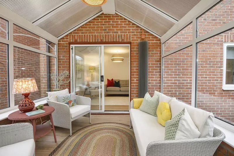 The Willows - sleeps 6 guests  in 3 bedrooms