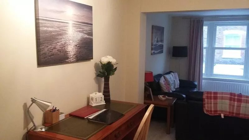 Chloe Cottage - Family friendly fishermans cottage close to the beach and harbou