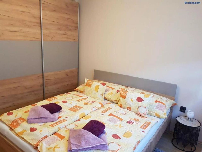 Henrietta Apartmanház