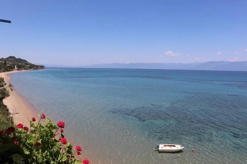Calm, idyllic and close to the beach - holiday house with nice sea view | Messen