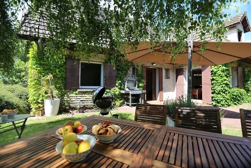 Between Wine Route & Morvan,spacious cottage with pool ideal for family & friend
