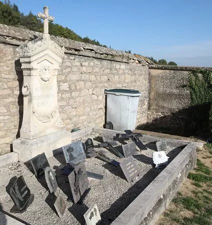 Cimetiere Communal De Mercurey