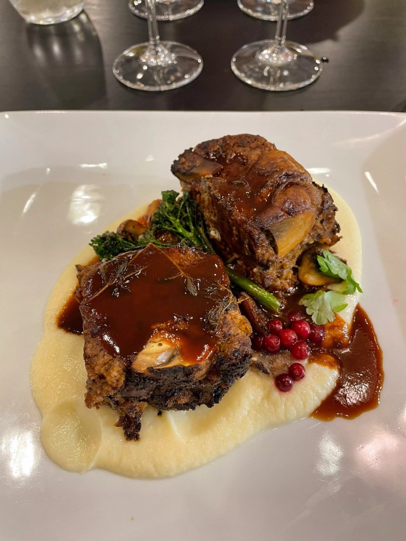 Aeronamnam Bar & Bistro