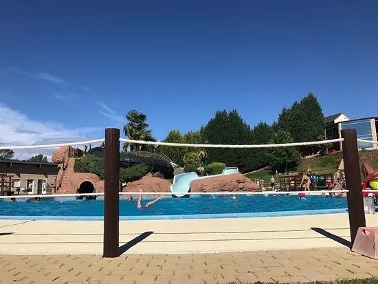 Piscina Municipal Carracedelo
