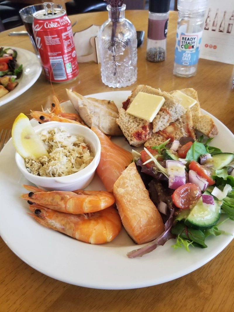 Claire's Cabin, Cafe & Smokehouse
