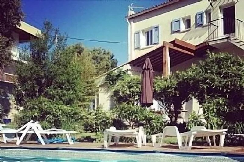 Walk to the beach from our 3 bed, 2 bathroom villa with Private Pool & Garden